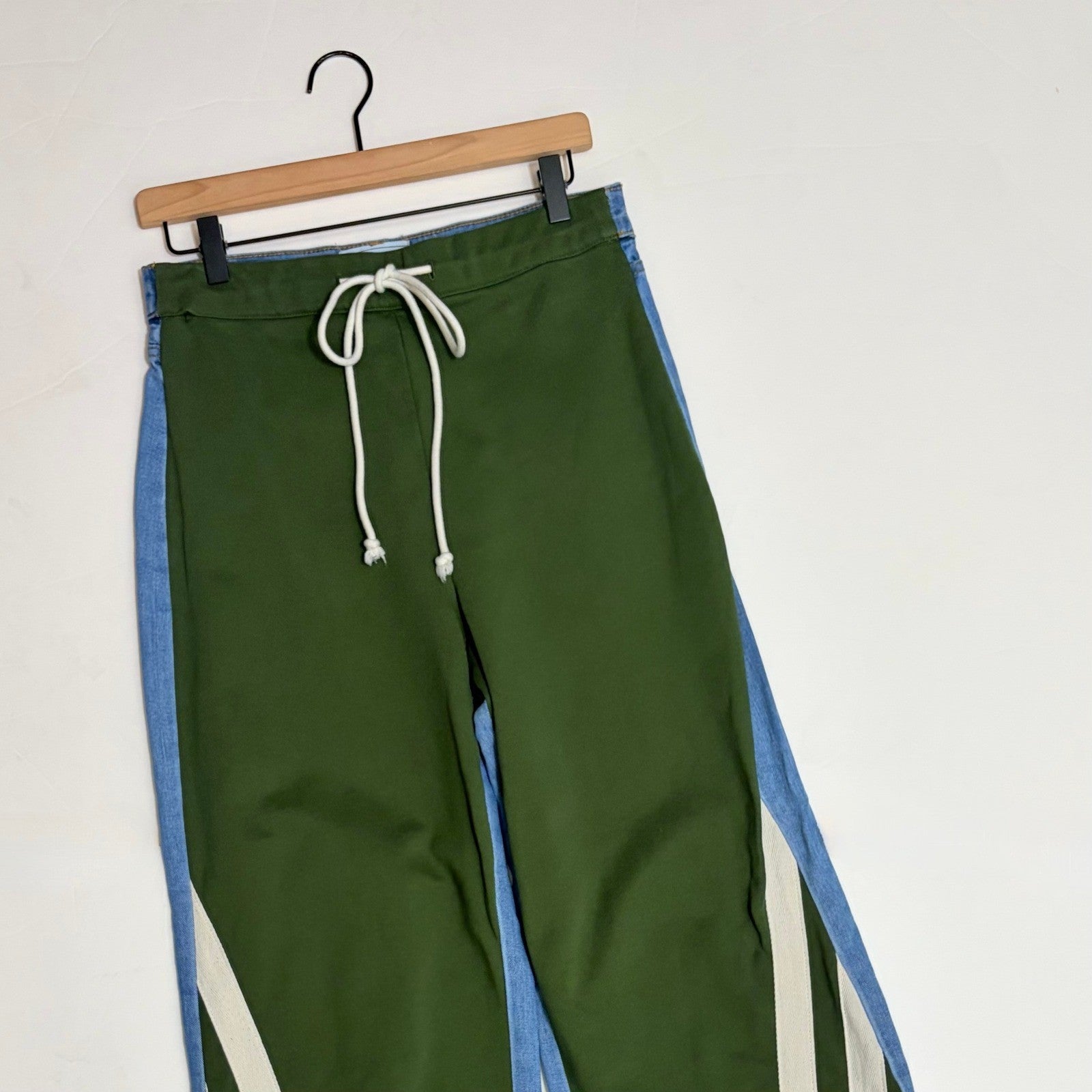 AUSTIN LANDING Sporty Jogger Jeans Green Stripes Denim Back Size 5 Juniors