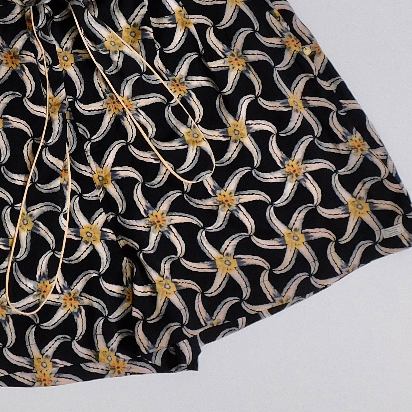 SCOTCH & SODA Maison Scotch Black Starfish Sun Ray Printed Belted Shorts Large