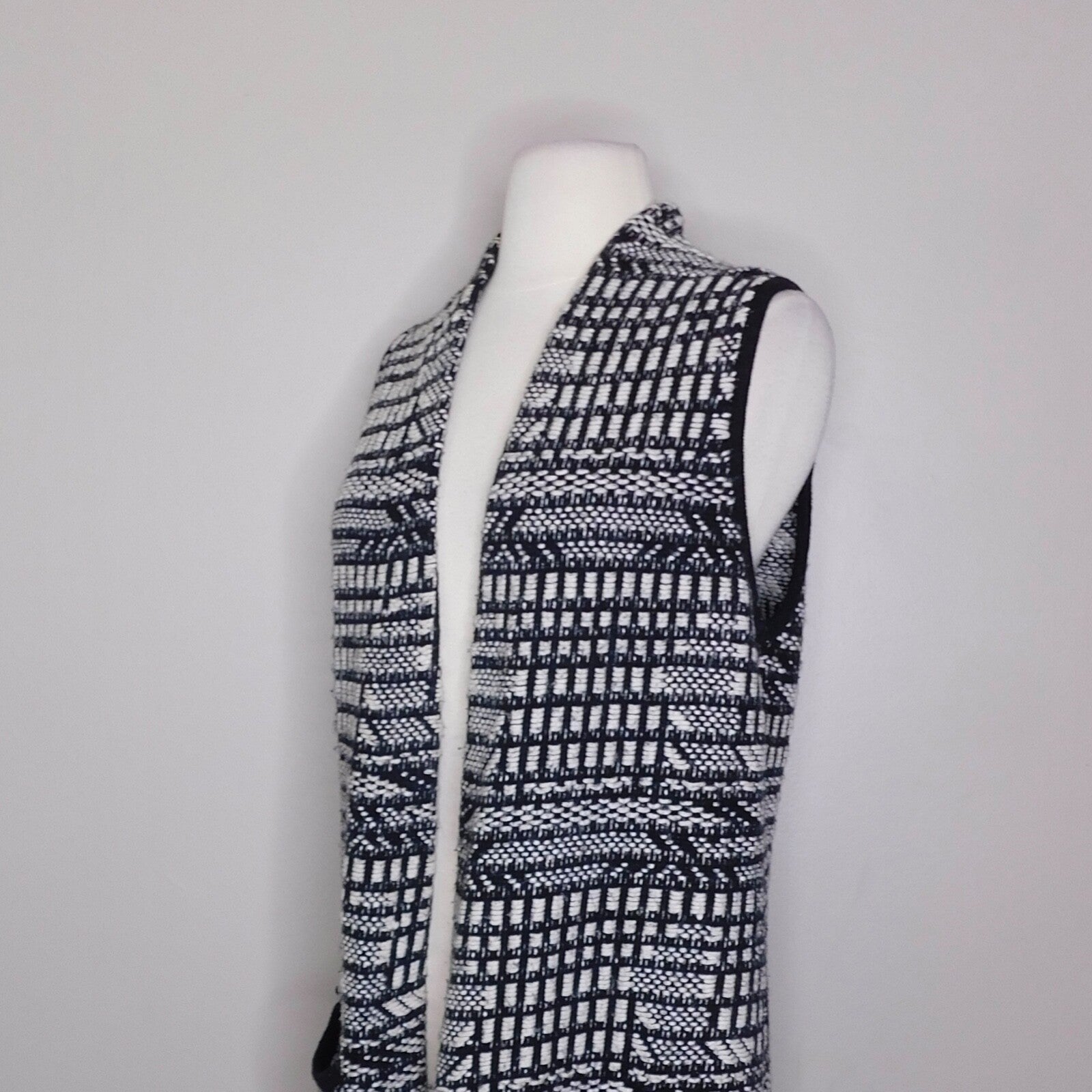 Anthropologie ANGEL OF THE NORTH Roenne Black & White Sweater Vest ~ Small