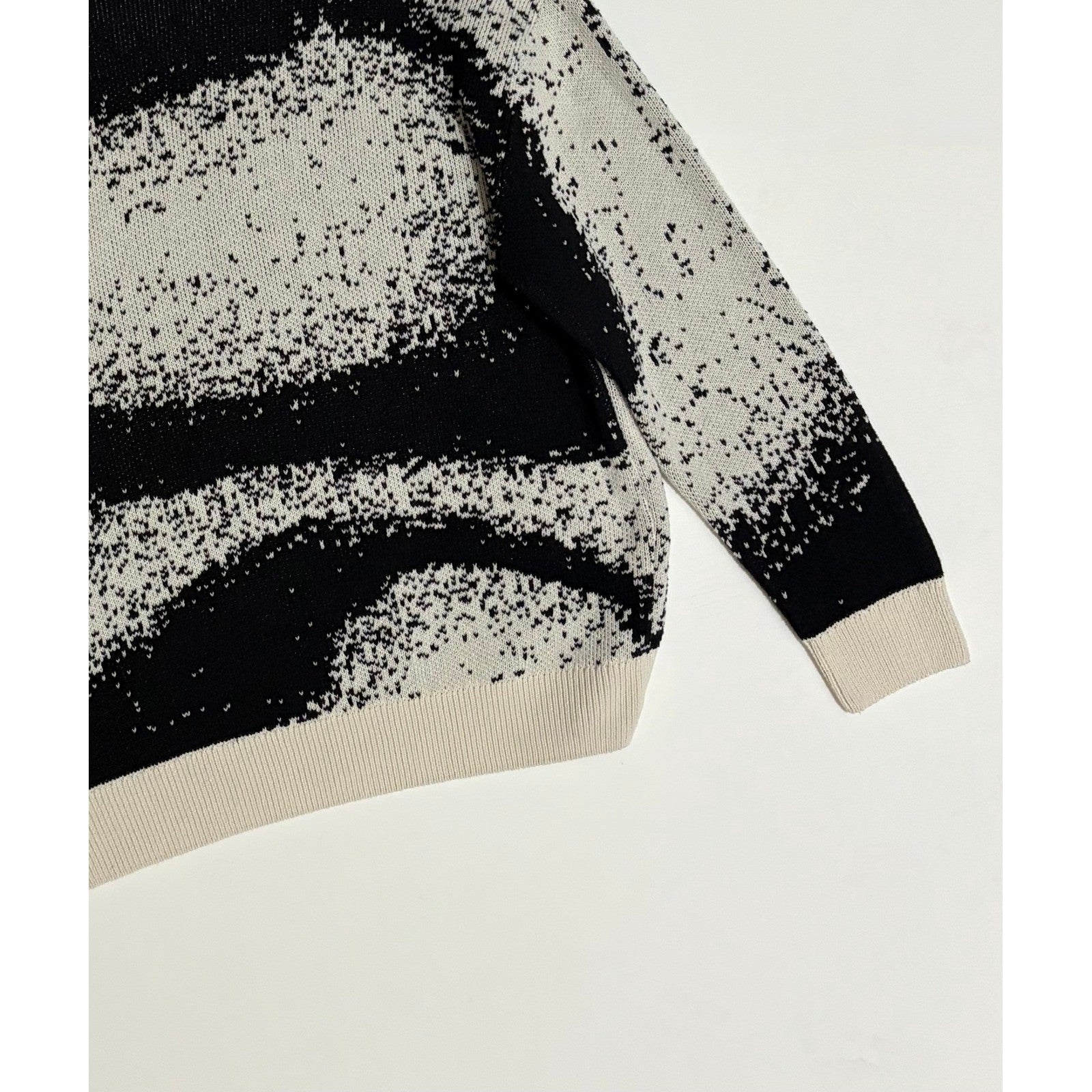 Men's ZARA Pixelated Jacquard Sweater Crewneck Crew Pullover Knit Black Medium