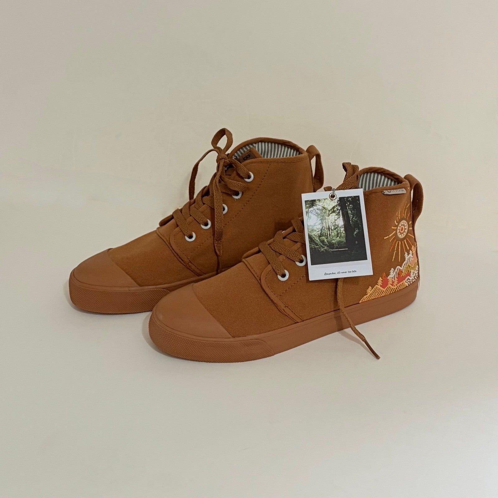 NWT!! BANGS Sunrise Mountain Embroidered High Top Shoes Men's 6 Women's 7.5