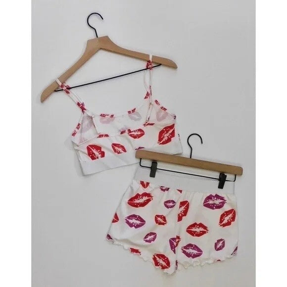 NEW!! HOT LIPS Lipstick Kiss Cropped Loungewear Two Piece Set Top Shorts Small