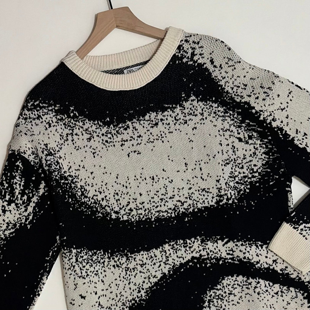 Men's ZARA Pixelated Jacquard Sweater Crewneck Crew Pullover Knit Black Medium