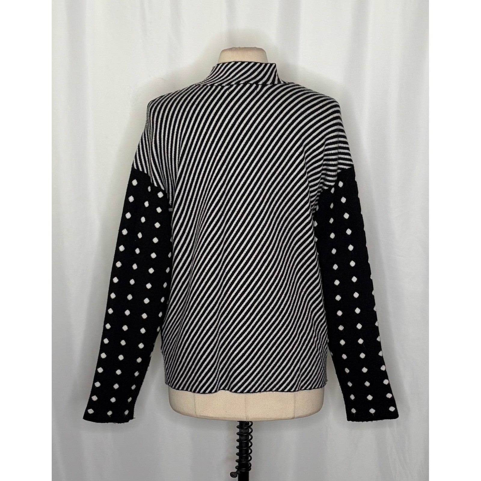 By ANTHROPOLOGIE Lizzie Mock Neck Sweater Black White Polka Dot Striped Large