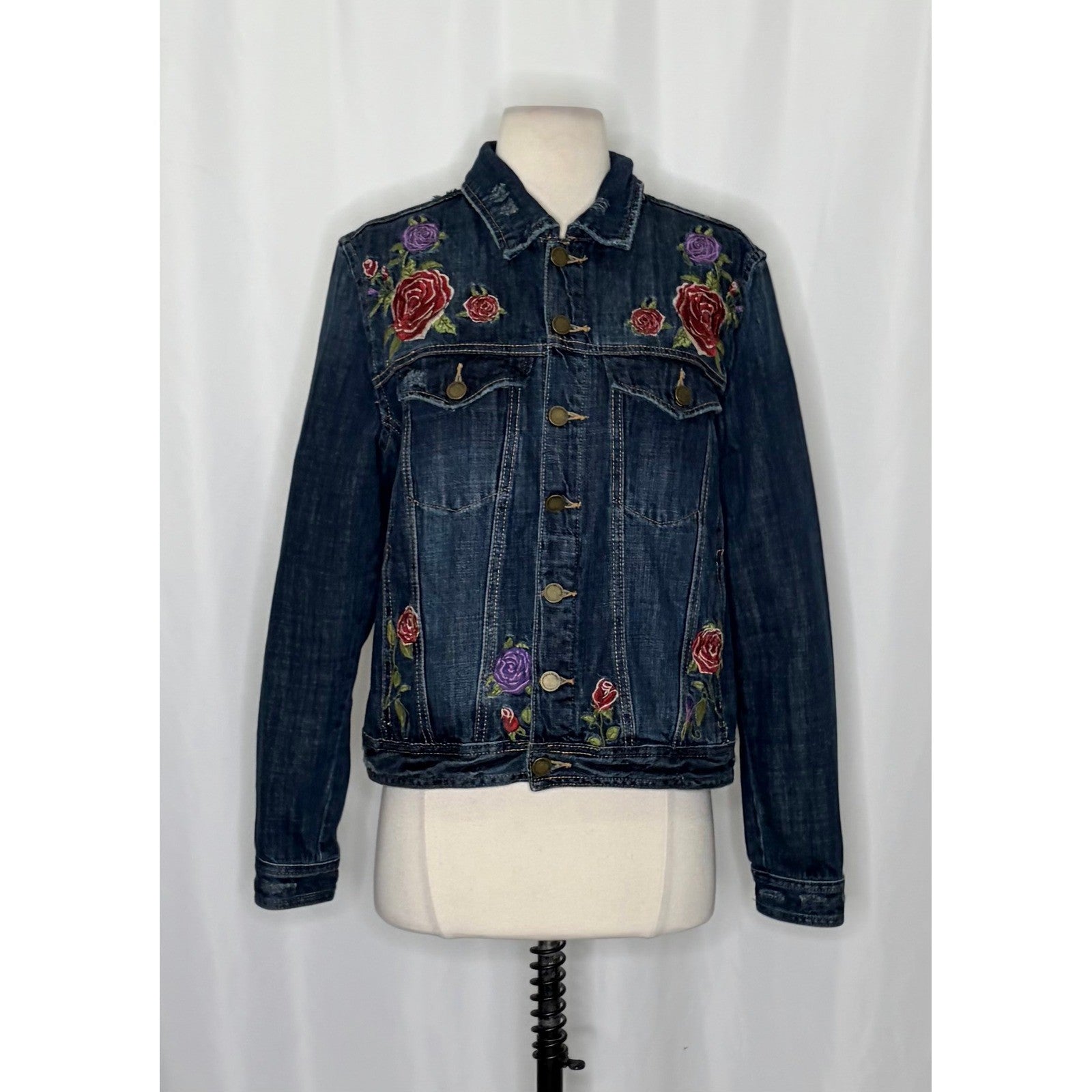 BLANK NYC Floral Embroidered Denim Jean Jacket Distressed Pockets Buttons Medium
