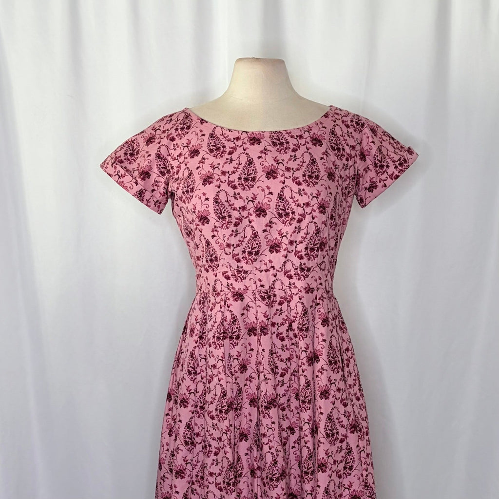 GAL MEETS GLAM Hallie Dress Paisley Floral Pink Purple Box Pleats Pockets Size 8