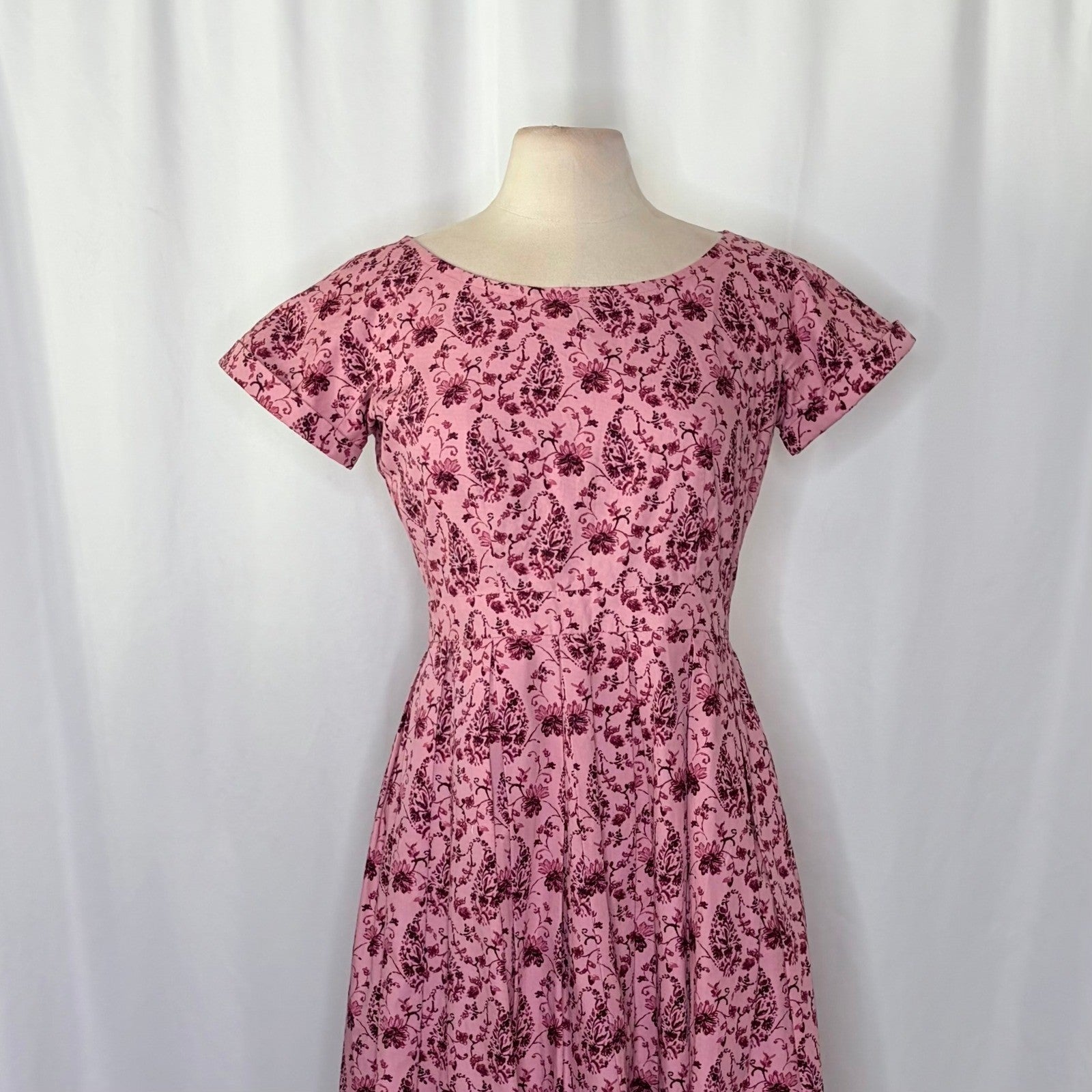 GAL MEETS GLAM Hallie Dress Paisley Floral Pink Purple Box Pleats Pockets Size 8