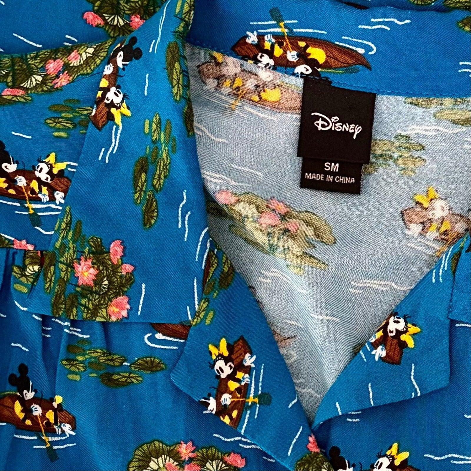 DISNEY Mickey Mouse Minnie Mouse Cropped Tie Waist Buttondown Shirt Blue Small