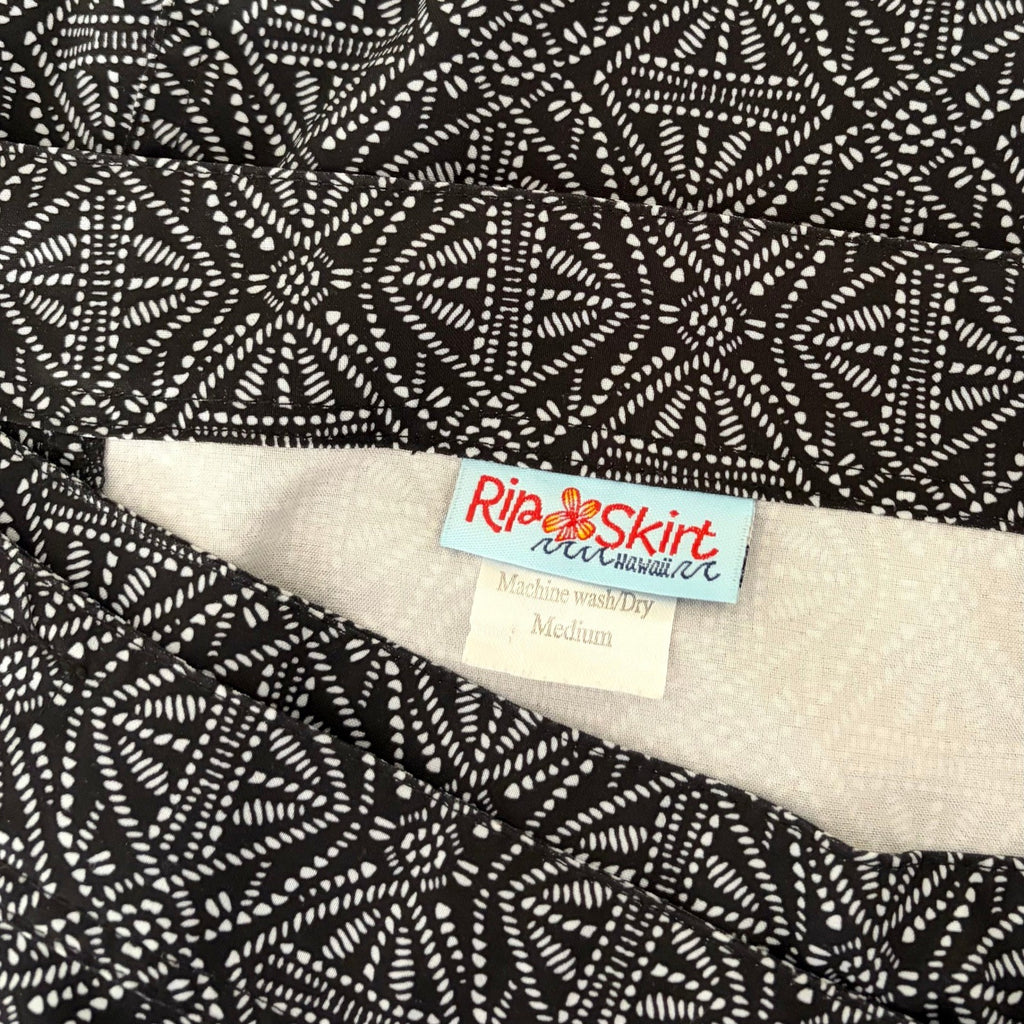 RIPSKIRT HAWAII Rip Skirt Length 2 Wrap Skirt Black Pearl Batik Grey Medium