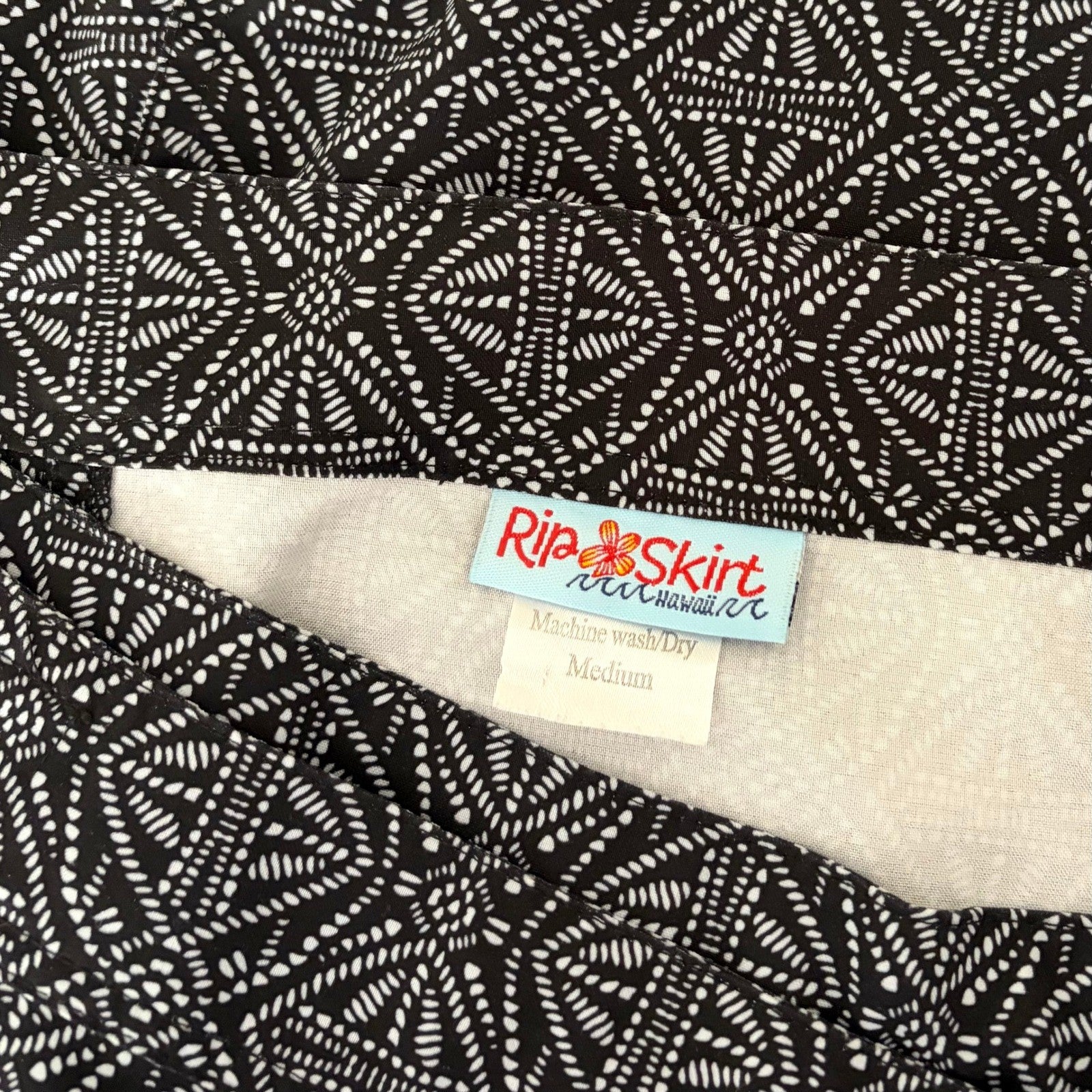 RIPSKIRT HAWAII Rip Skirt Length 2 Wrap Skirt Black Pearl Batik Grey Medium