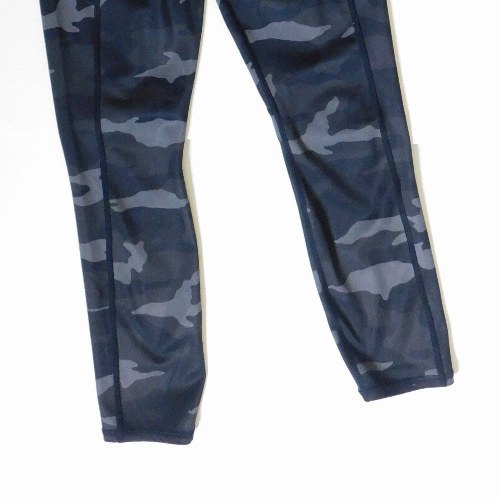 ATHLETA Camo Contender 7/8 Tight Camouflage Print Side Pockets Workout Gym Small