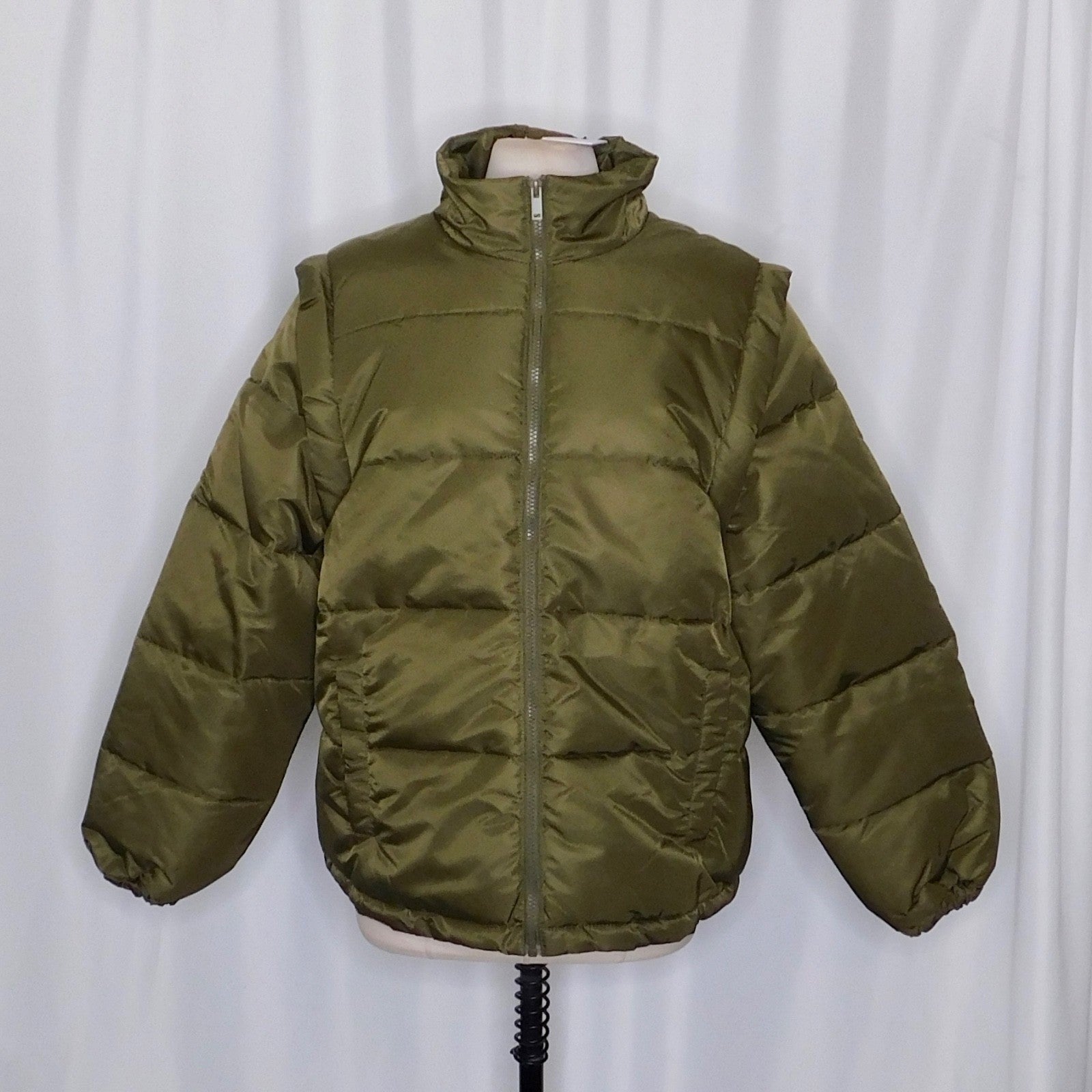NWT!! WEWOREWHAT Zip Off Sleeve Nylon Puffer Jacket Military Olive Medium