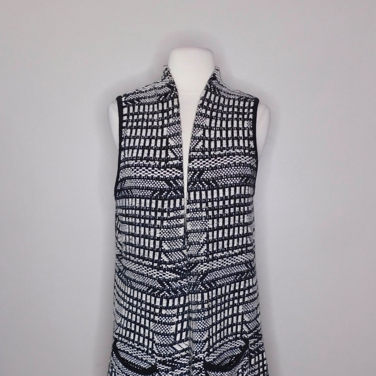 Anthropologie ANGEL OF THE NORTH Roenne Black & White Sweater Vest ~ Small
