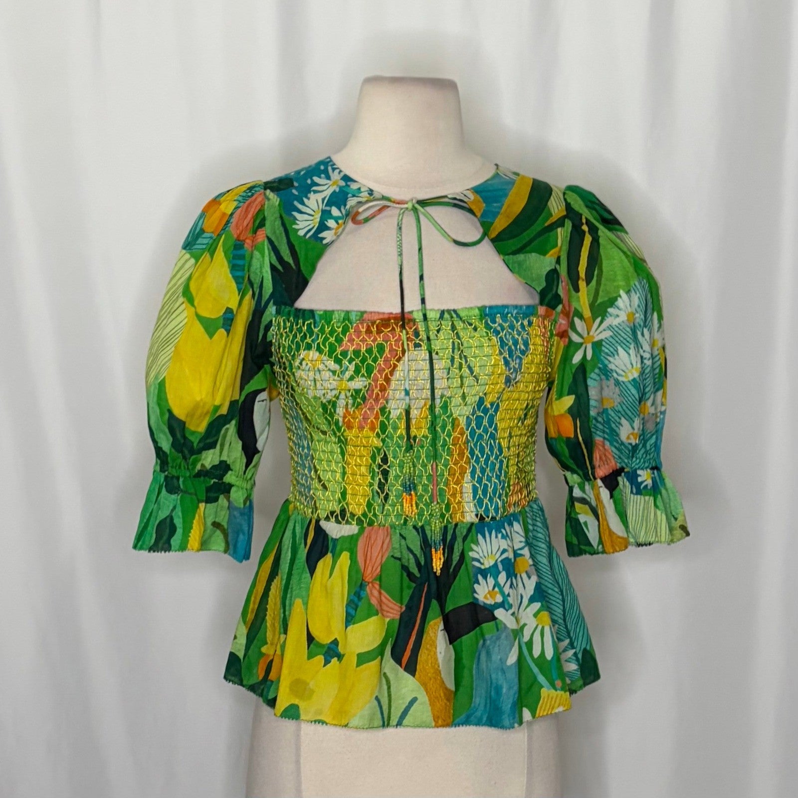 NEW!! FARM RIO Vintage Toucans Smocked Peplum Top Blouse Tropical Small
