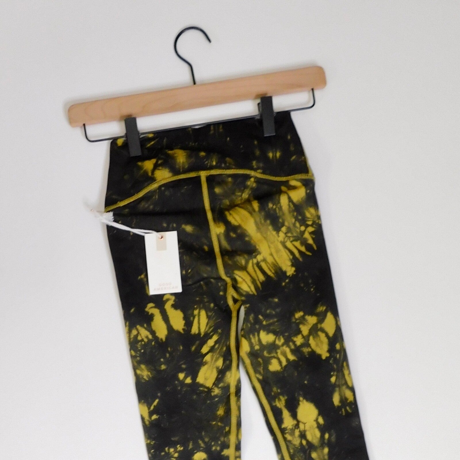 NWT!! GOOD AMERICAN Black & Yellow Tie Dye Seamless Leggings 00 0 X-Small