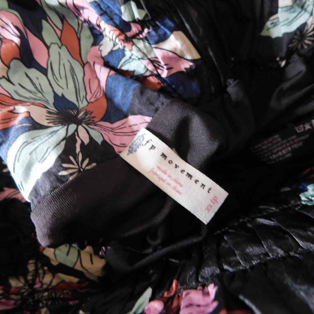 FREE PEOPLE Movement The Way Home Floral Shorts Black Athletic Print X-Small