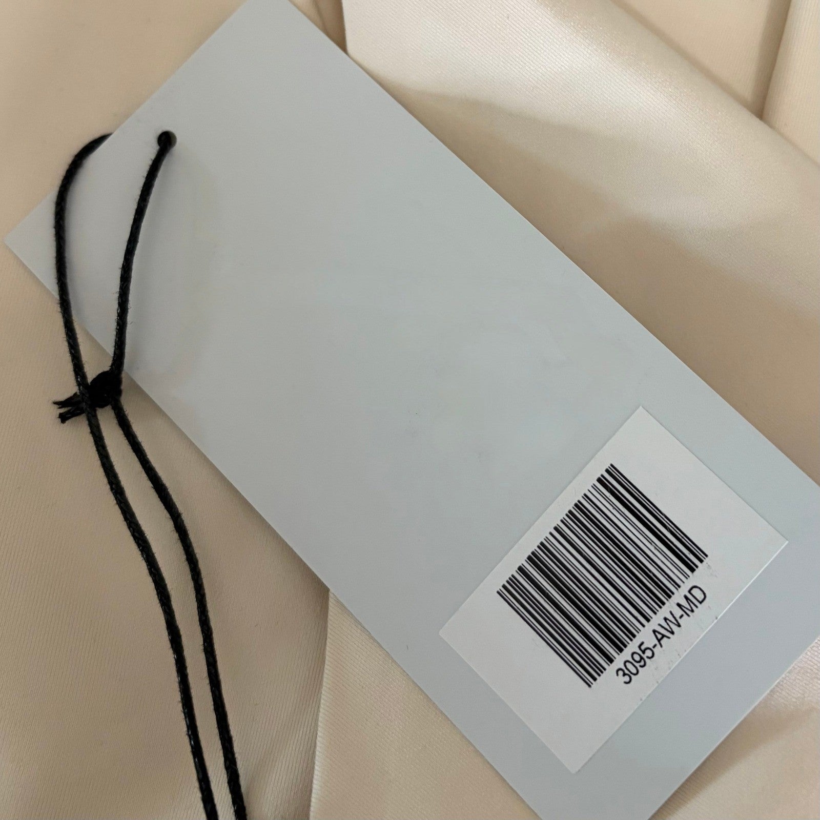 NWT!! GIRLFRIEND COLLECTIVE Kinsley Ivory Long Sleeve Cropped Top Medium