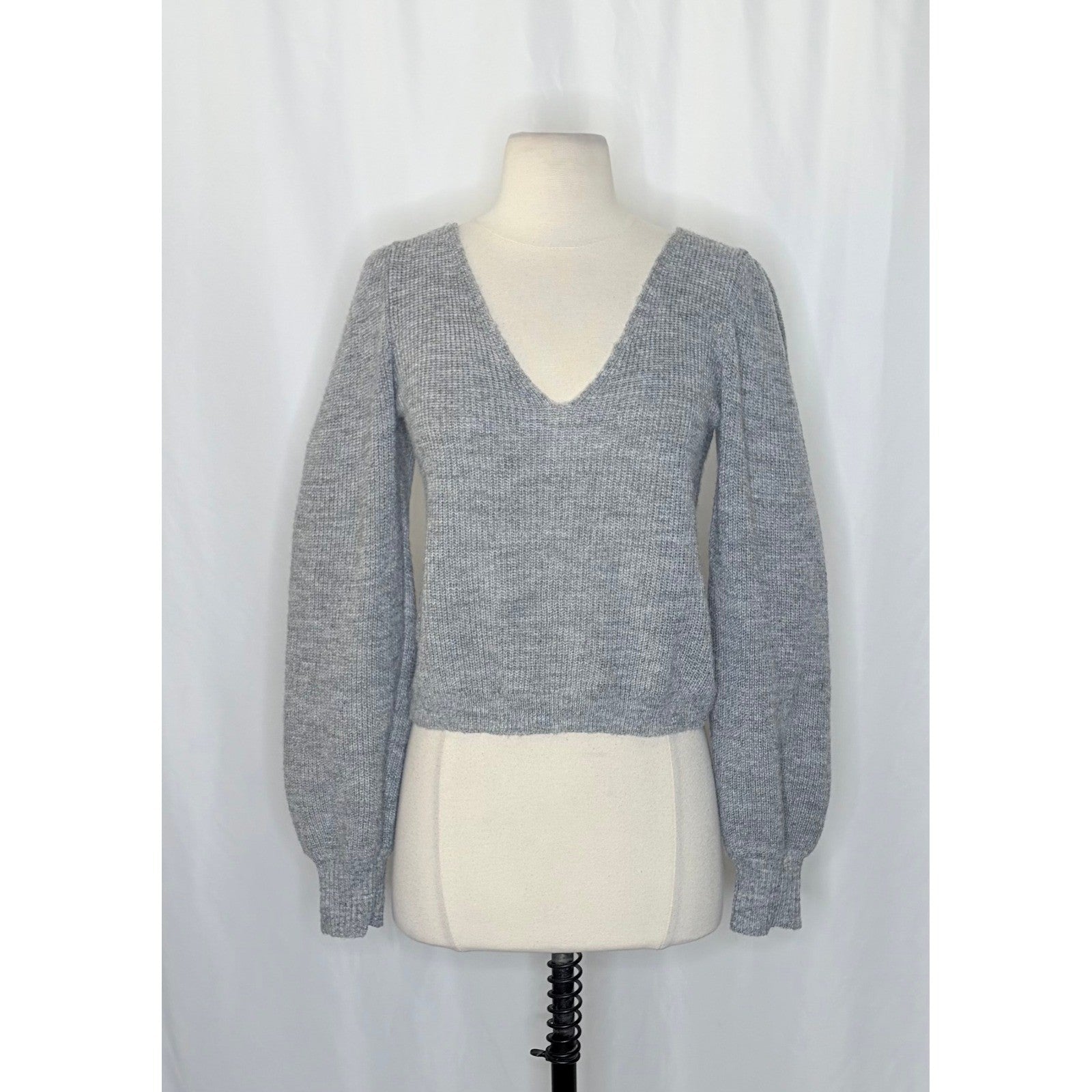 NWT!! Revolve L'ACADEMIE Rosette Sweater Grey Wool Blend Small
