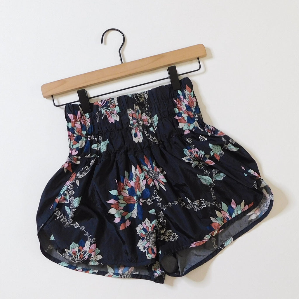 FREE PEOPLE Movement The Way Home Floral Shorts Black Athletic Print X-Small