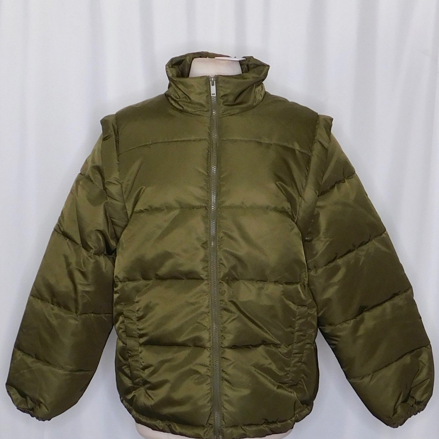 NWT!! WEWOREWHAT Zip Off Sleeve Nylon Puffer Jacket Military Olive Medium