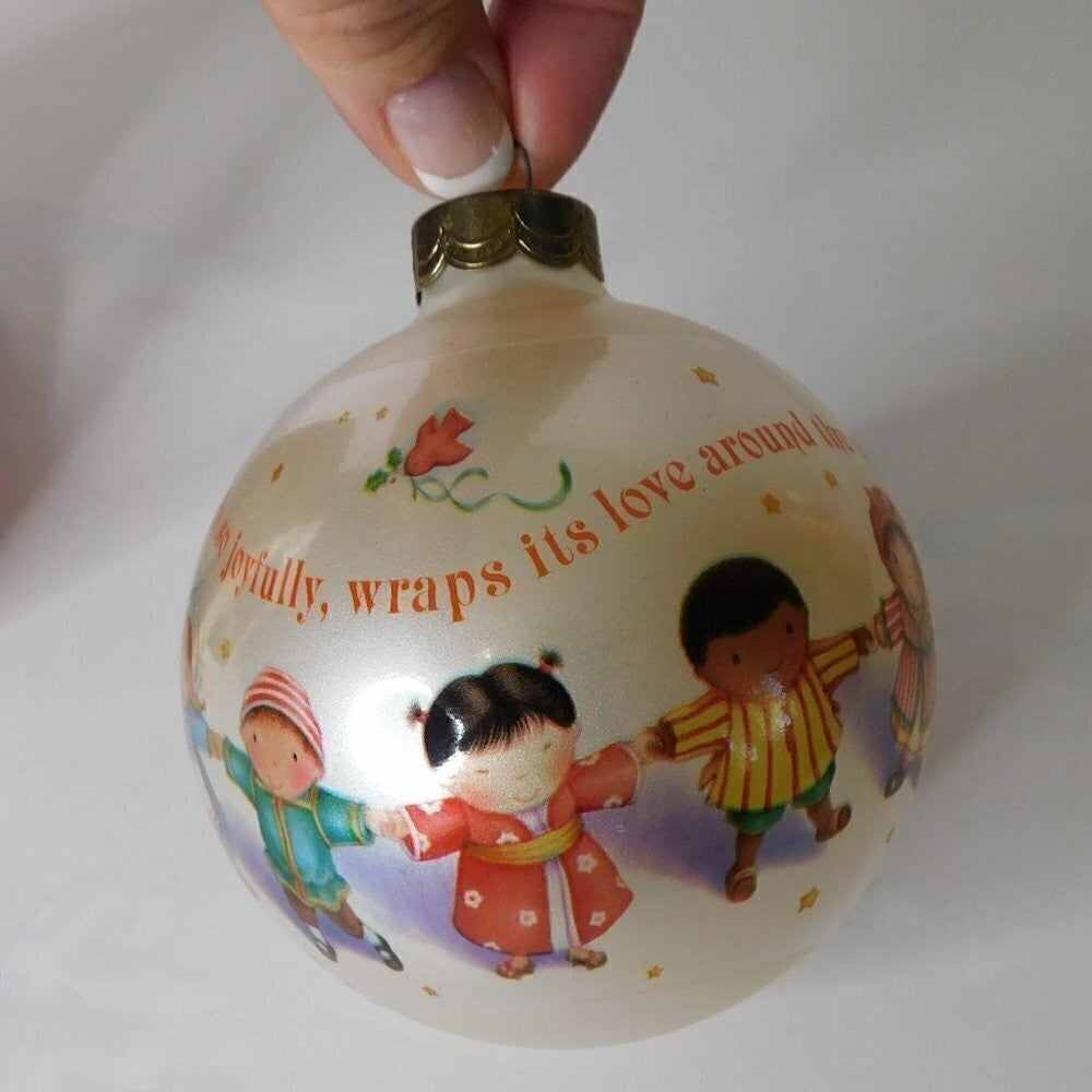 Vintage HALLMARK Keepsake Ornament Christmas Around the World 2002 Ball