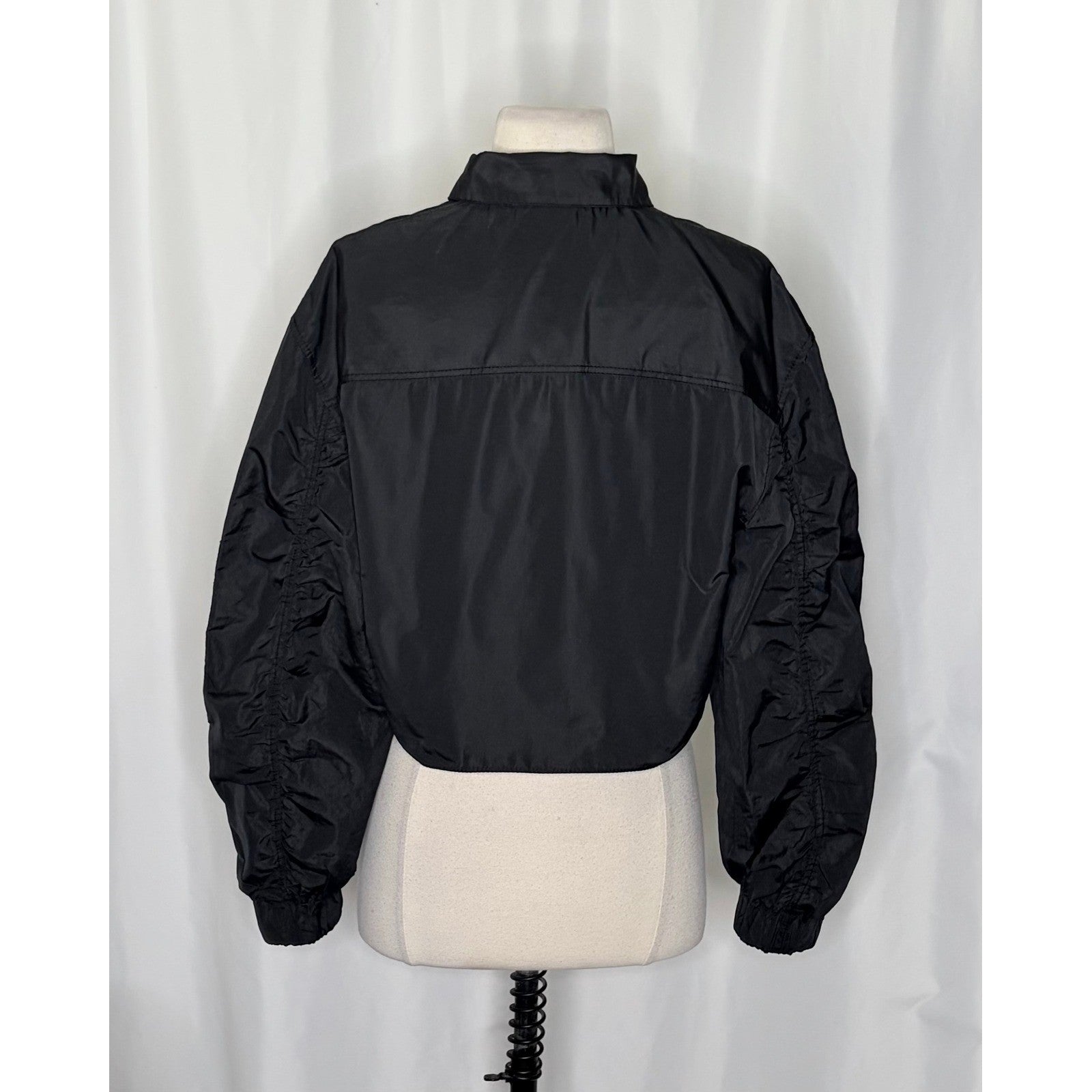 ZARA Black Cropped Pocket Shirt Gathered Long Sleeves Buttondown Solid Small
