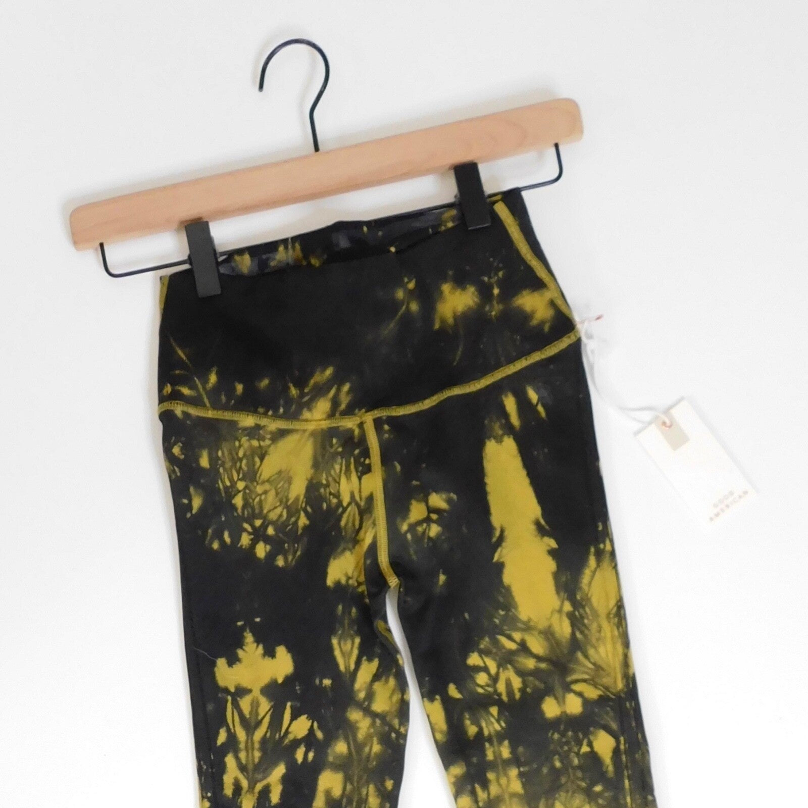 NWT!! GOOD AMERICAN Black & Yellow Tie Dye Seamless Leggings 00 0 X-Small
