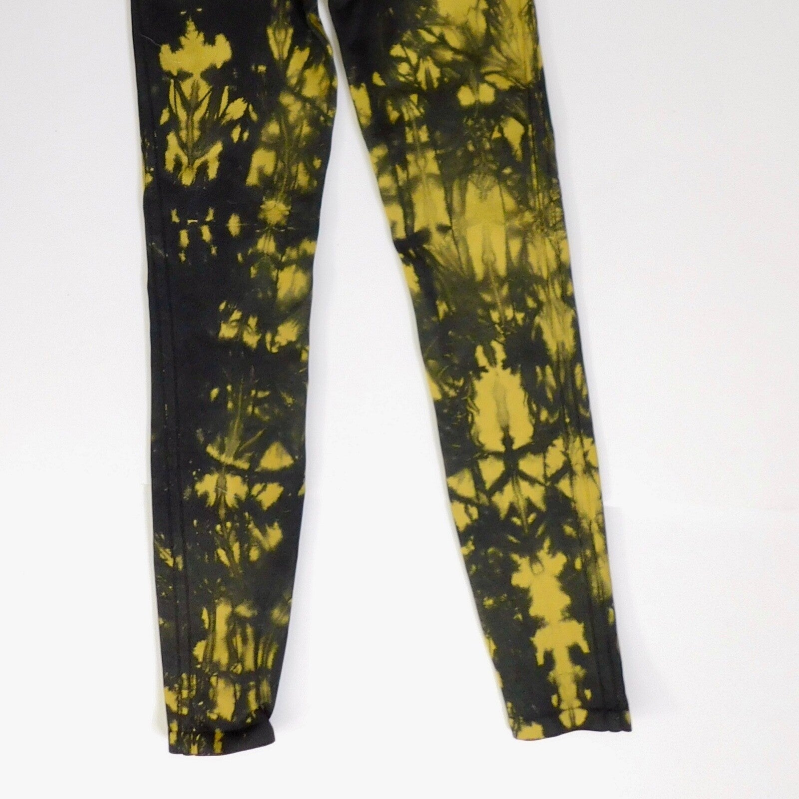 NWT!! GOOD AMERICAN Black & Yellow Tie Dye Seamless Leggings 00 0 X-Small