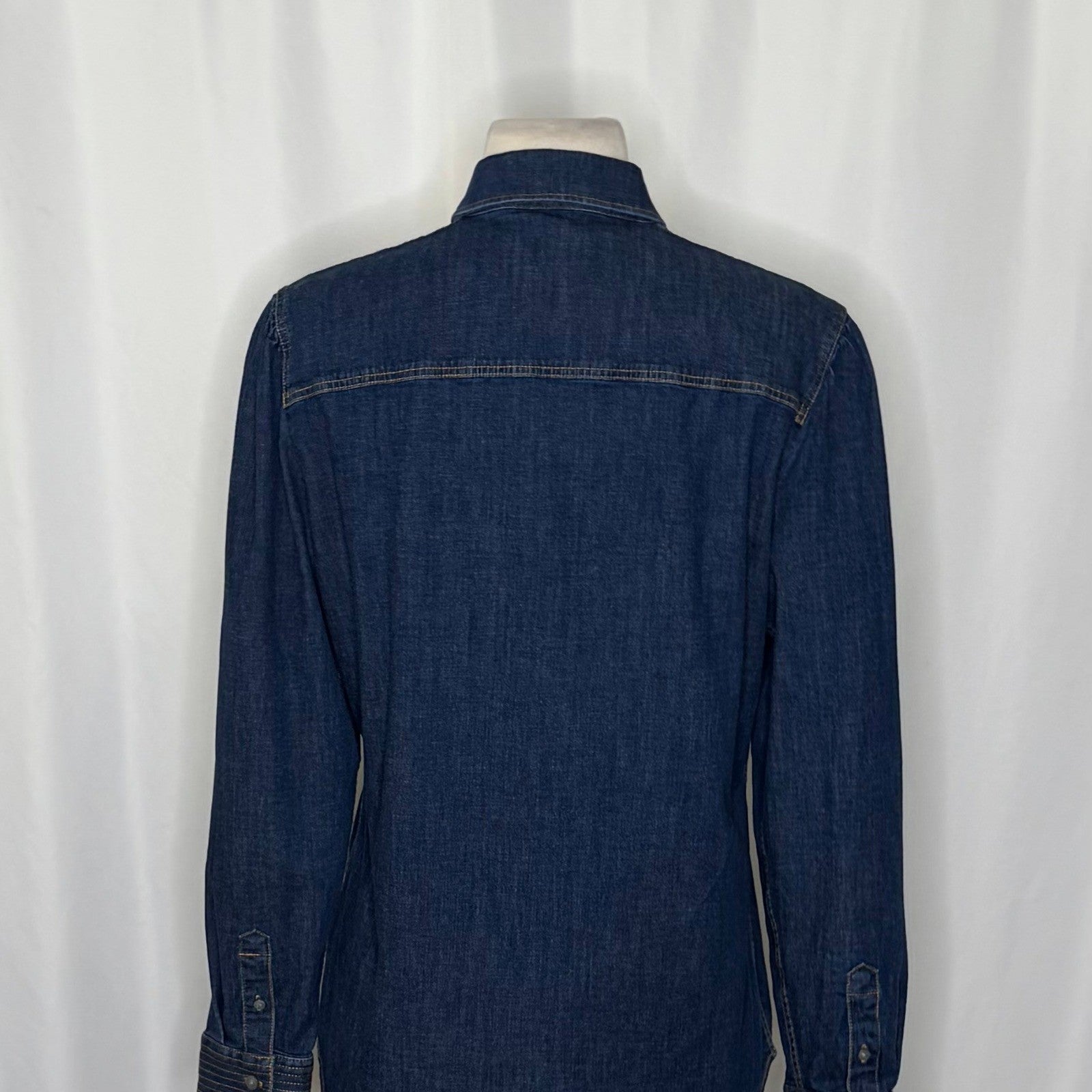 Women's UNTUCKIT Jenna Buttondown Denim Shirt Top Pockets Dark Wash Preppy 8