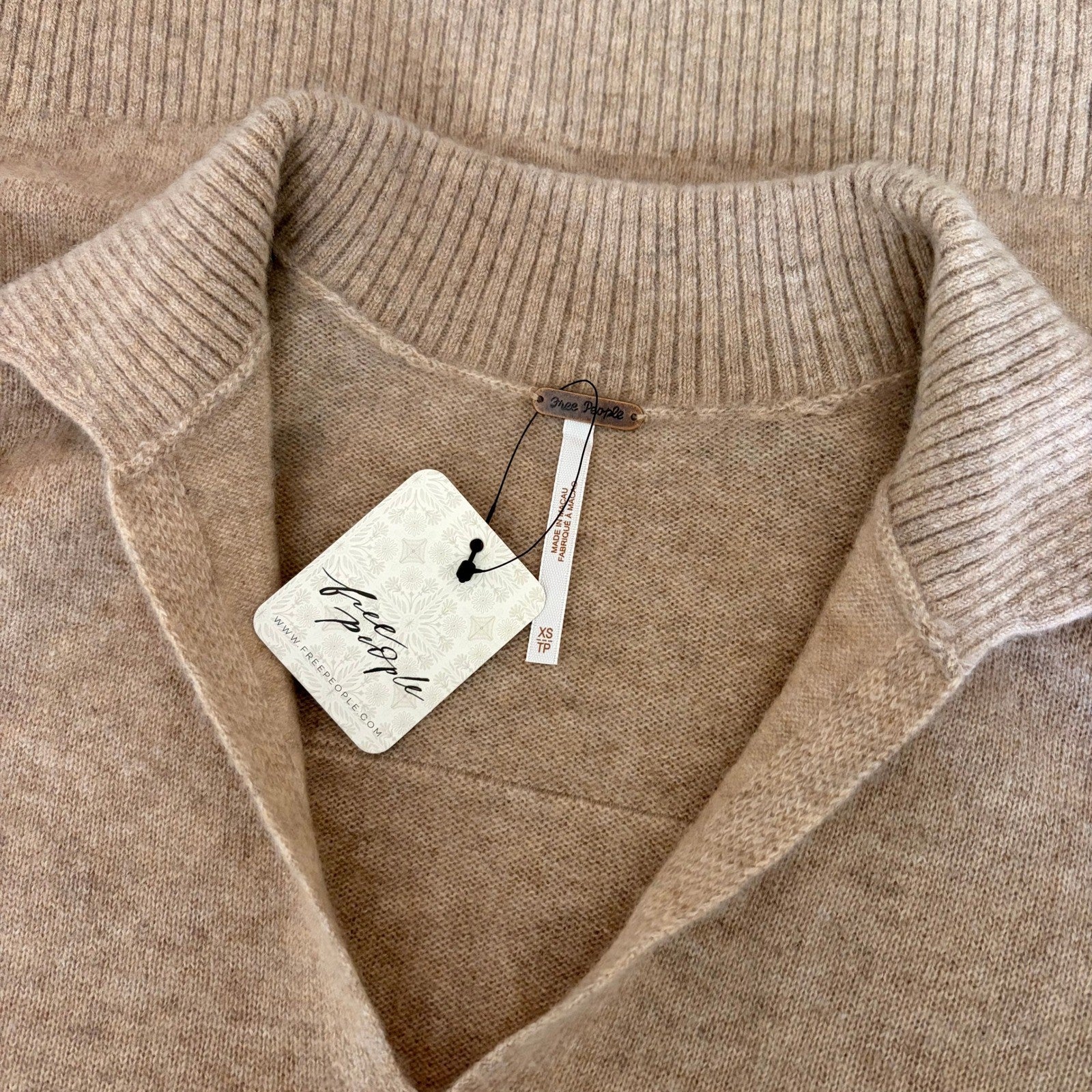 NWT!! FREE PEOPLE Eloura Cashmere Henley Sweater Solid Light Brown Tan X-Small