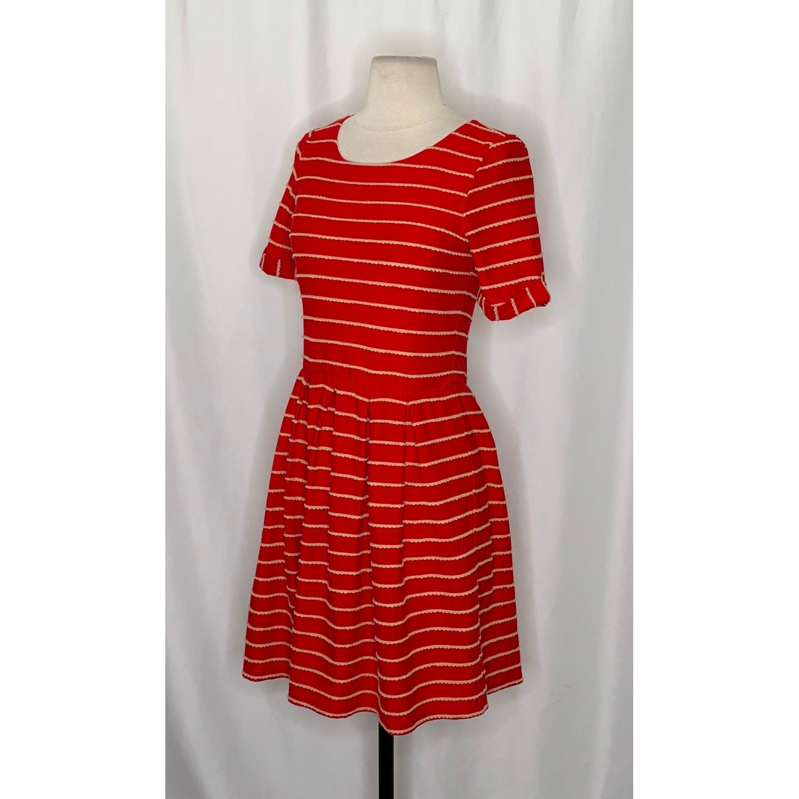 Anthropologie BORDEAUX Taylor Swift Zooey Deschanel Red Scalloped Dress Medium