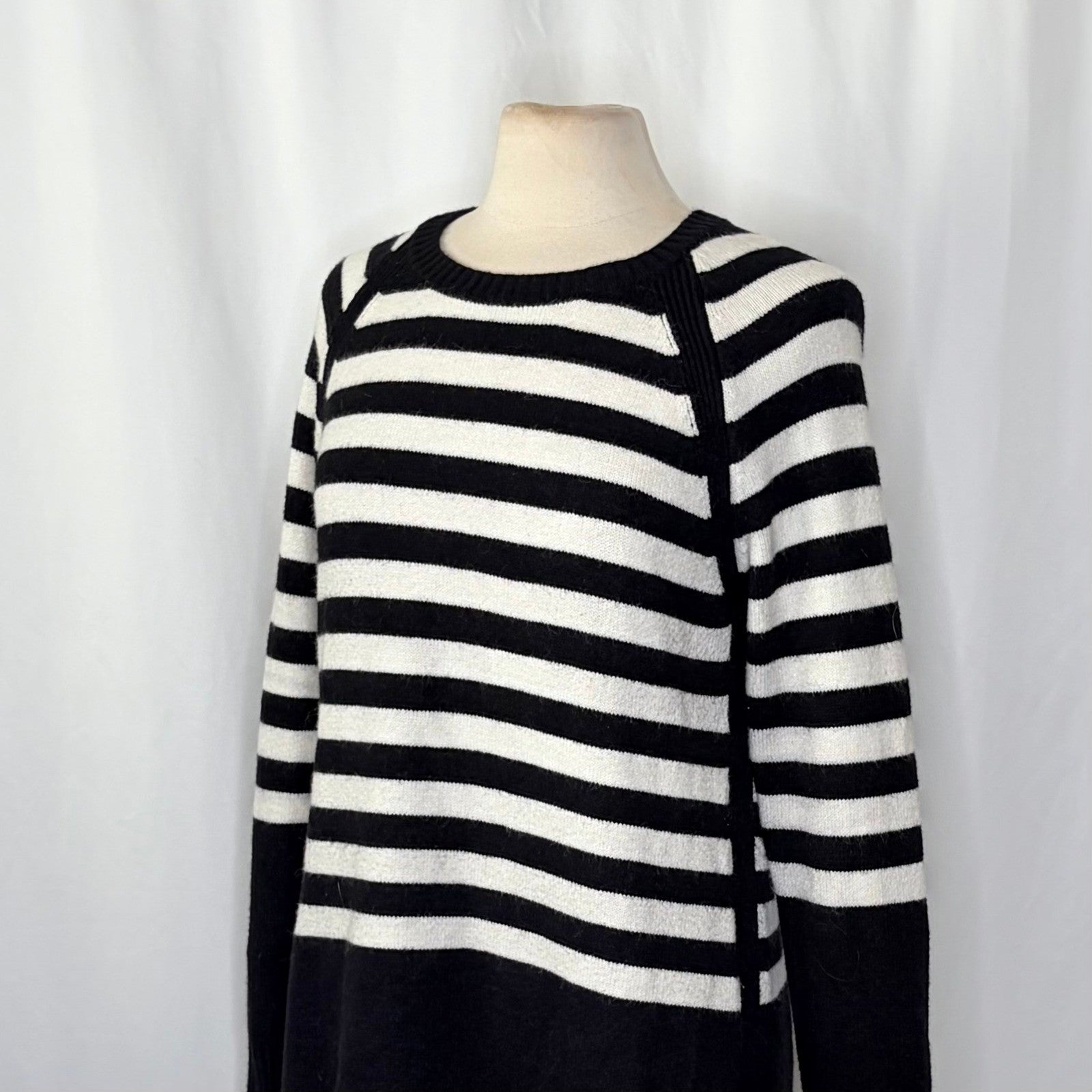 ANTHROPOLOGIE Rebekah Sweater Black White Stripe Tunic Pullover Knitwear Medium