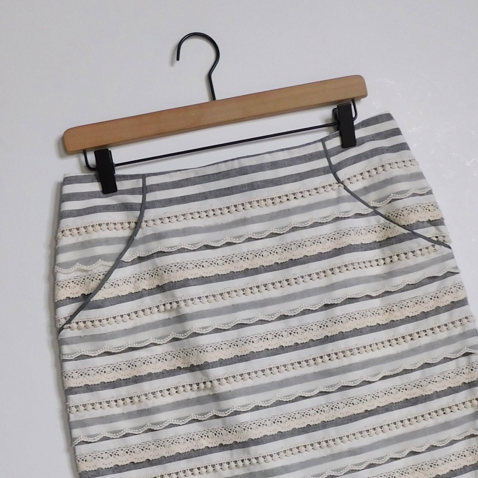 Anthropologie TABITHA Sailing Lace Pencil Skirt Striped Crochet Lace Scallops 6