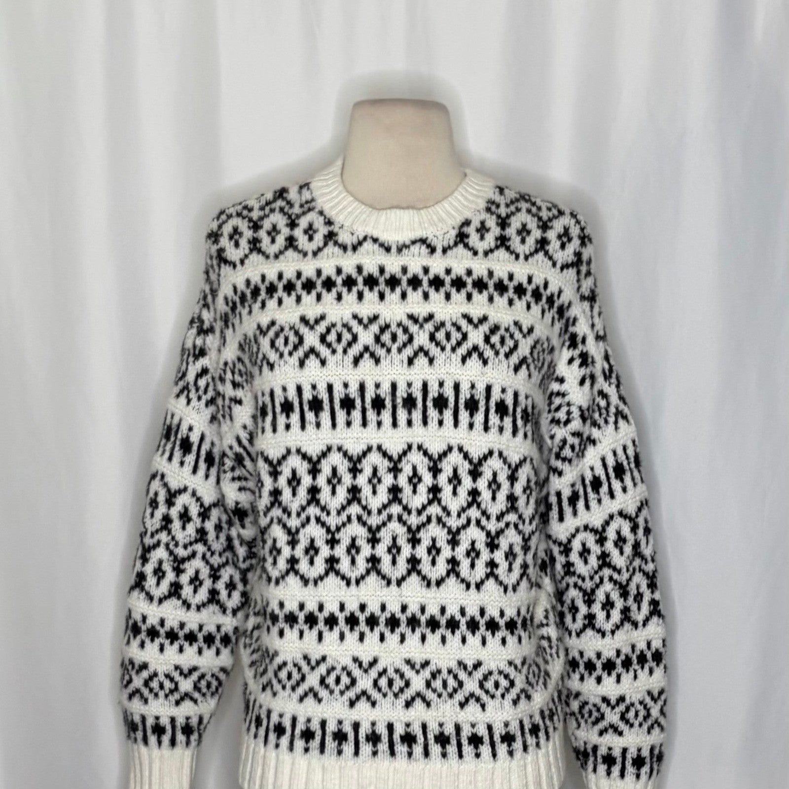 AMERICAN EAGLE Outfitters Fairisle Crew Neck Sweater Black White Fair Isle Small