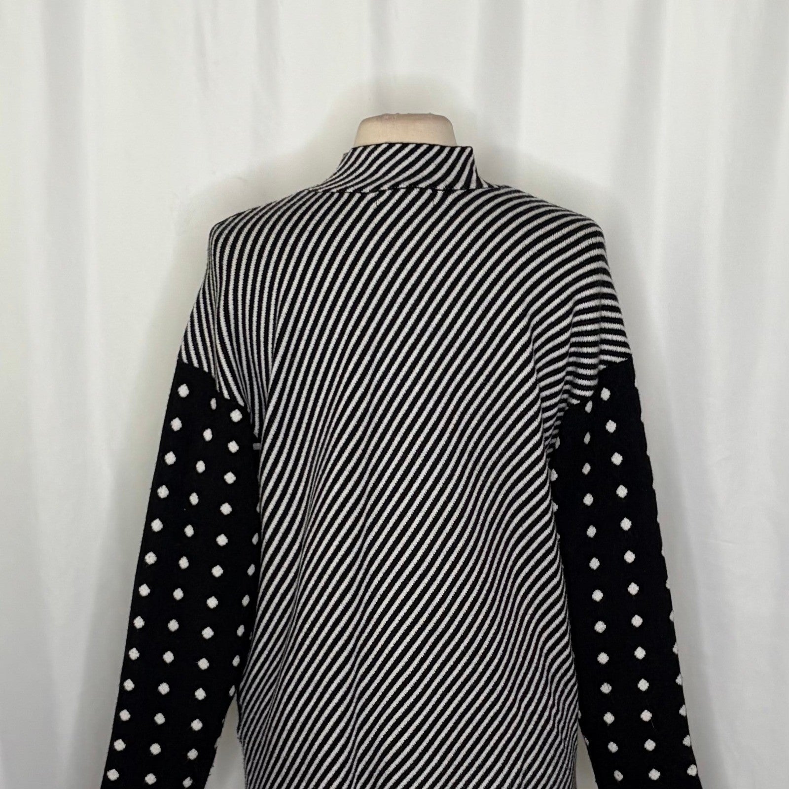 By ANTHROPOLOGIE Lizzie Mock Neck Sweater Black White Polka Dot Striped Large