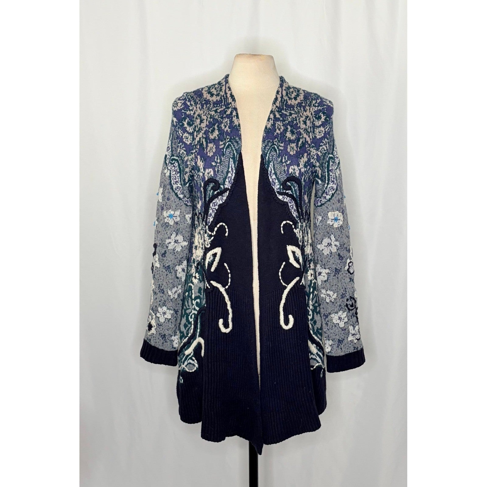 Anthropologie HWR Emmia Hand-Stitched Embroidered Cardigan Sweater Medium