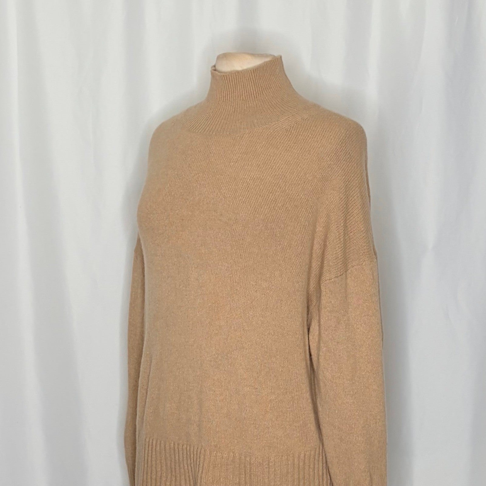 EVERLANE The ReCashmere Oversized Turtleneck Sweater Mock Neck Solid Tan Large