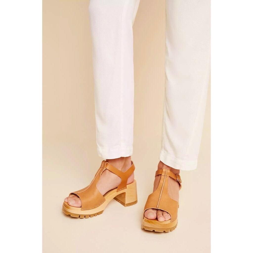 NWT!! ANTHROPOLOGIE Scout Tapered Slim Pants Natural Off White Pockets Size 32