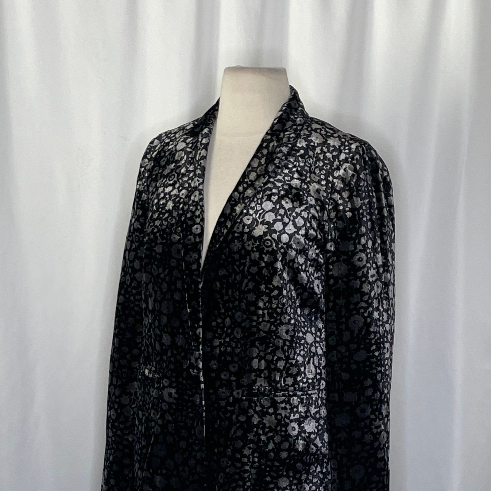 Anthropologie ELEVENSES Lumi Velvet Blazer Jacket Floral Black Silver Size 2