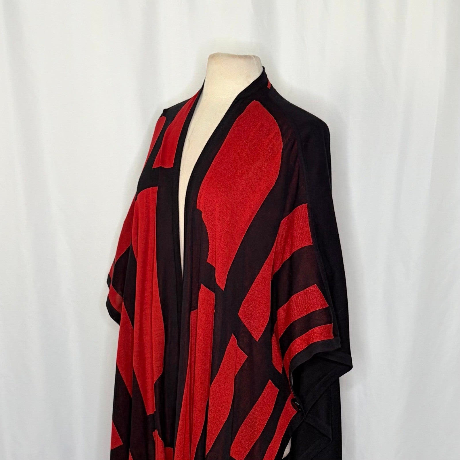 MISOOK Poncho Cape Sweater Red Black Knitwear Button Sides Geometric X-Large