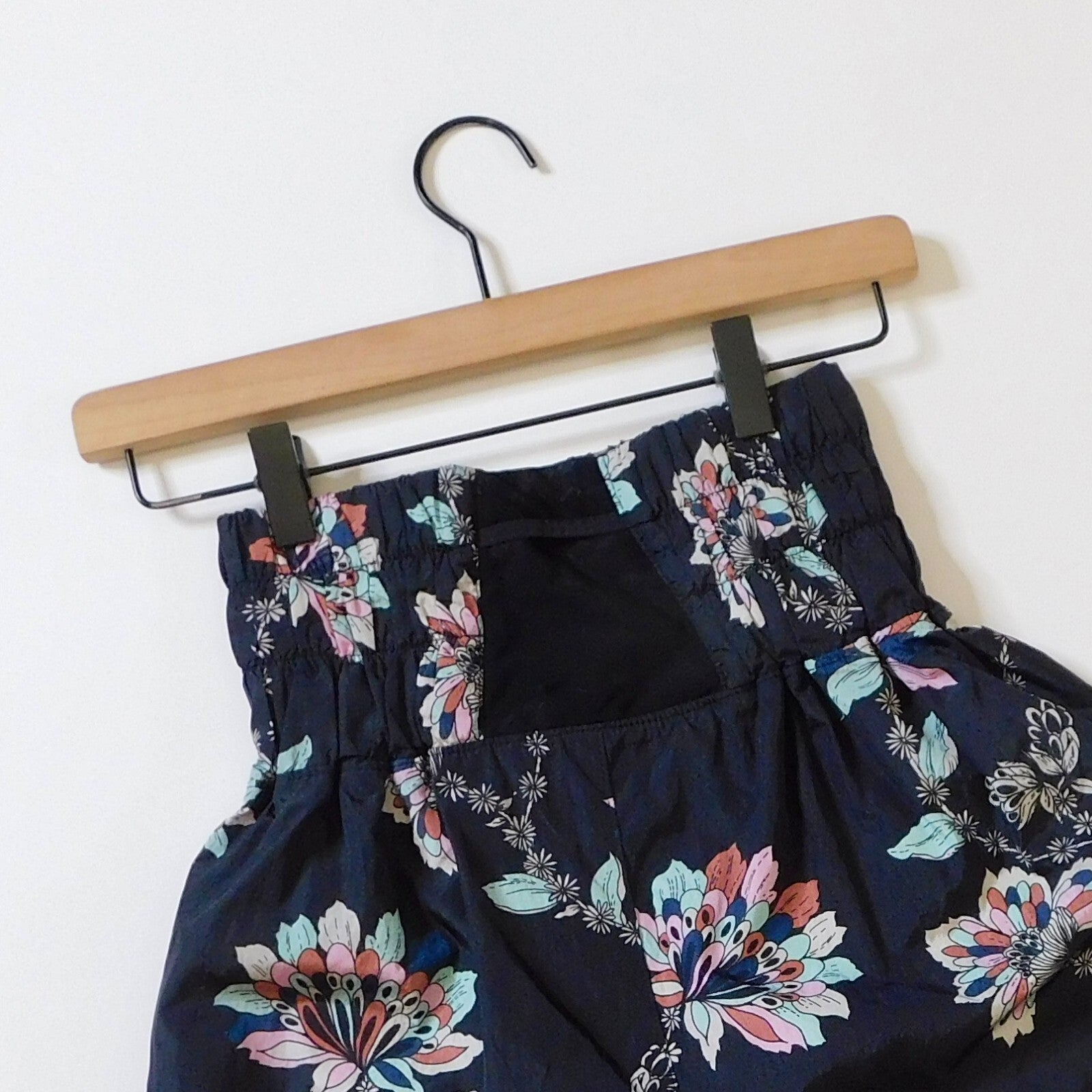 FREE PEOPLE Movement The Way Home Floral Shorts Black Athletic Print X-Small