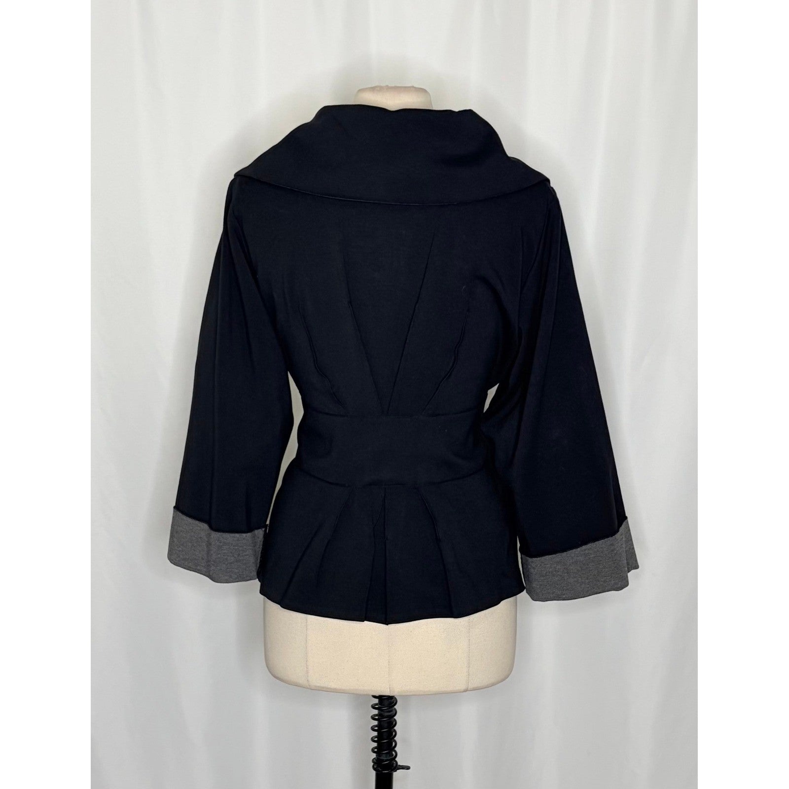 THEORY Sheena Solid Black Belted Jacket Snap Closures Viscose Knit Stretch Large