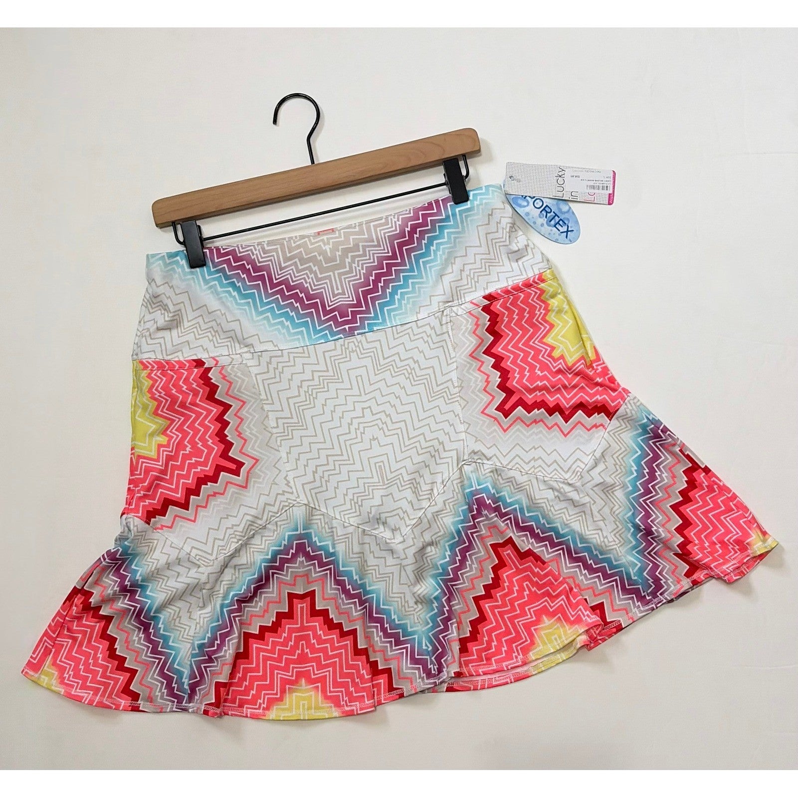 NWT!! LUCKY IN LOVE Chevron Skort Skirt Bright Stripes Sporty Tennis Large