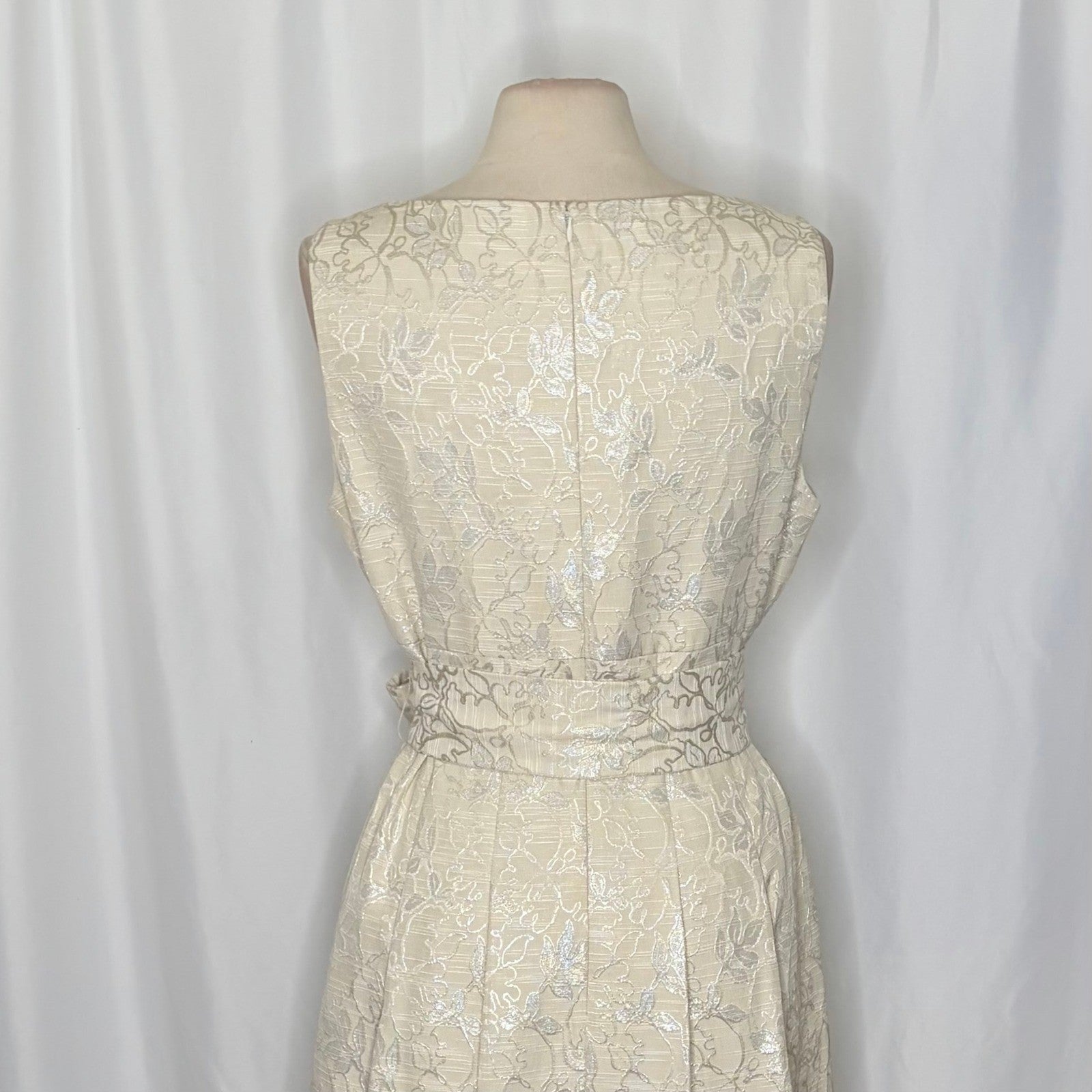 LAFAYETTE 148 New York Metallic Floral Dress Pleated Tie Waist Silver Size 14