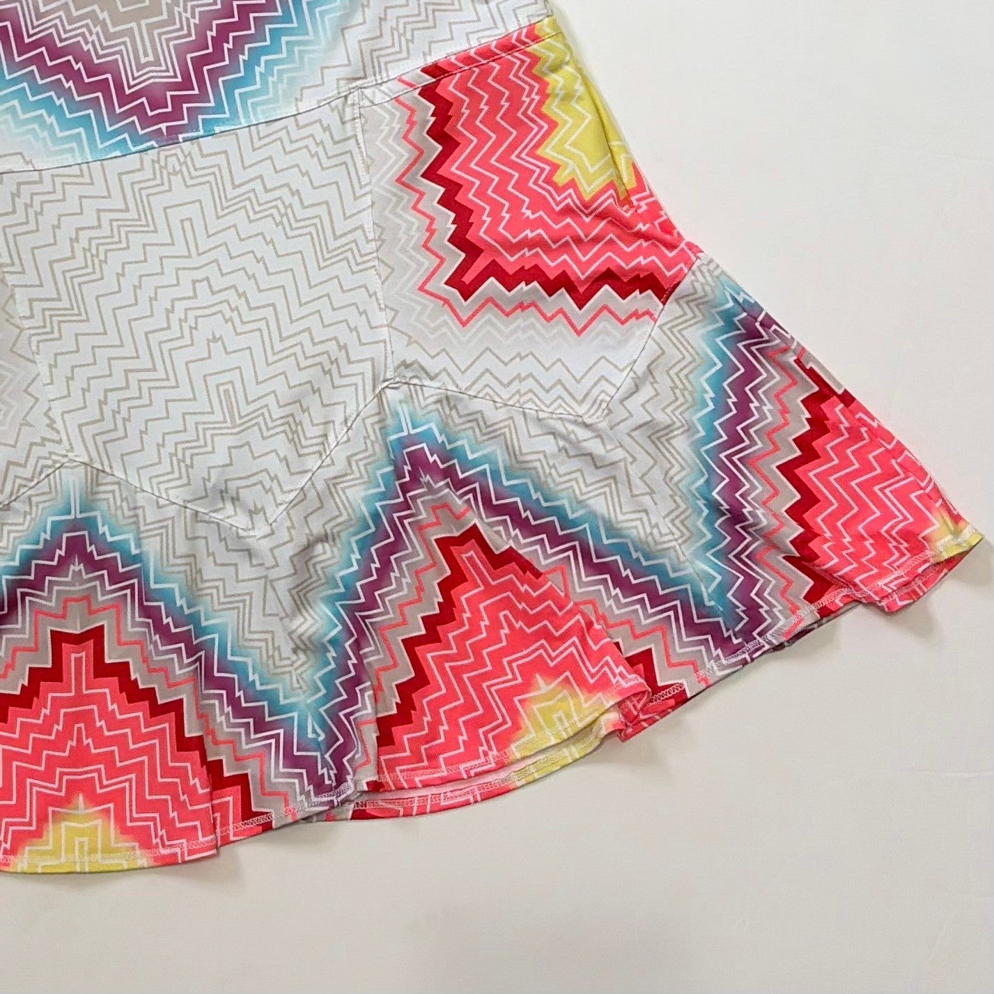 NWT!! LUCKY IN LOVE Chevron Skort Skirt Bright Stripes Sporty Tennis Large