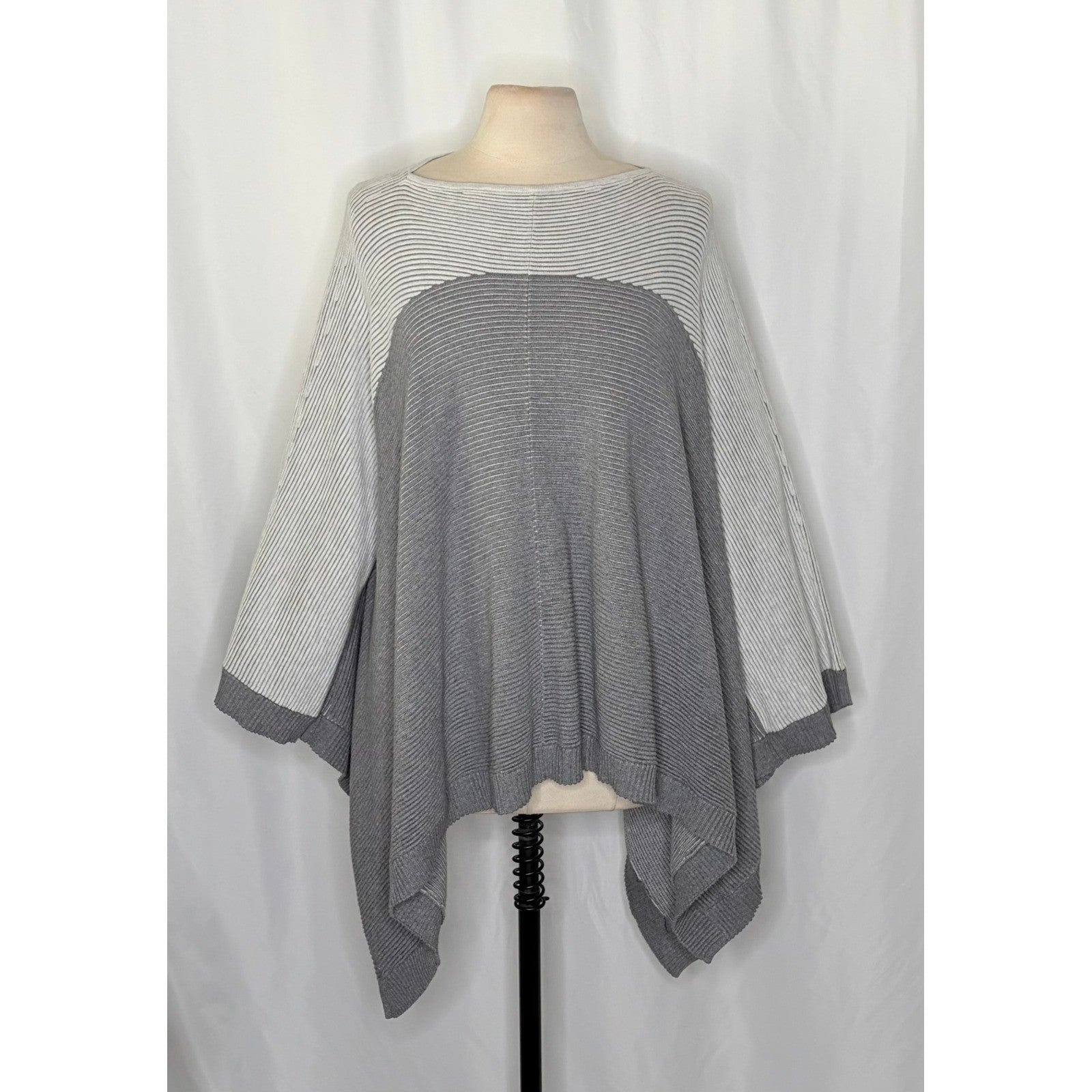 LULULEMON It All Lines Up Poncho Heathered Core Ultra Light Grey Medium Grey O/S