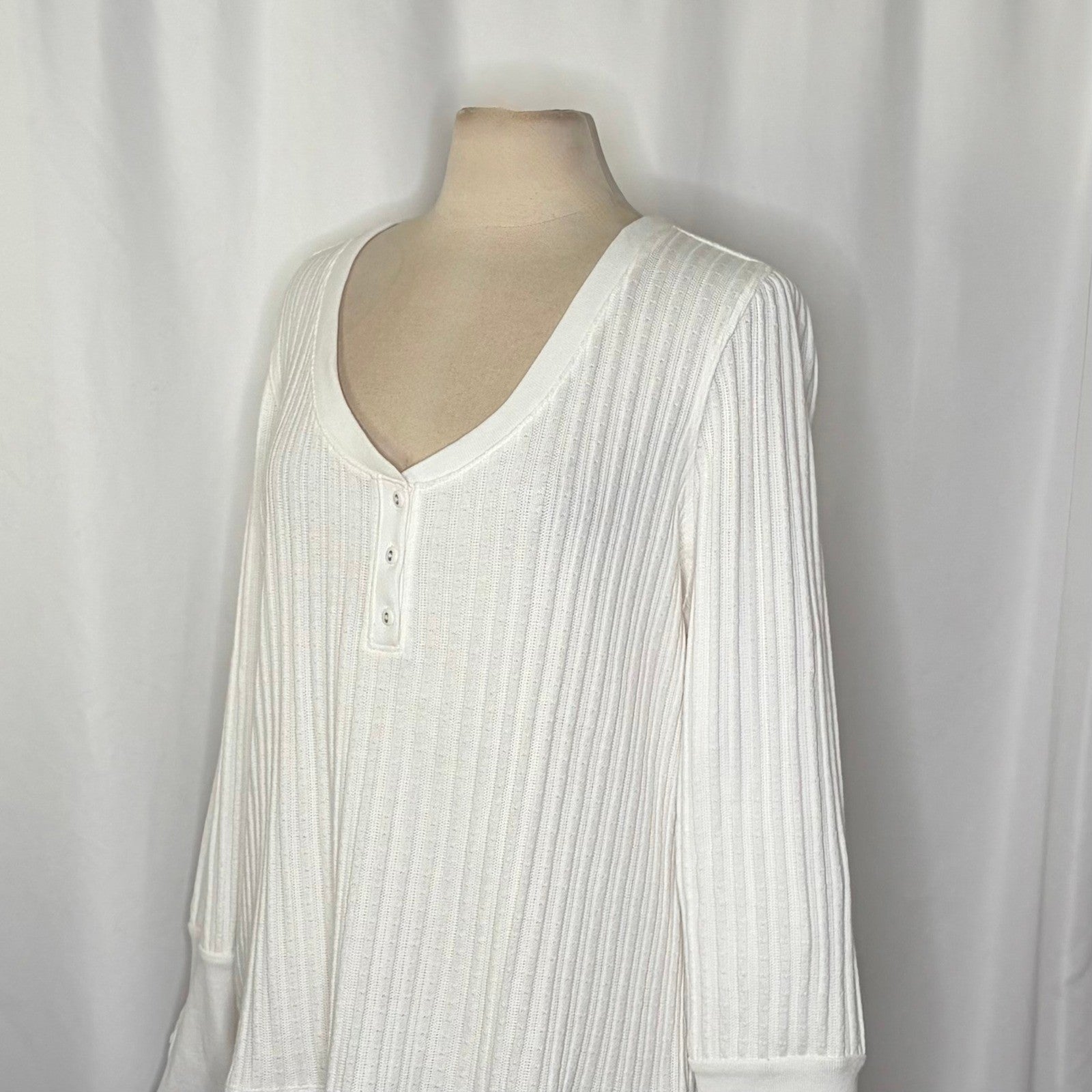 NWT!! SUNDANCE White Ribbed Knit Henley Top Shirt Scoop Neck Knit Solid X-Large