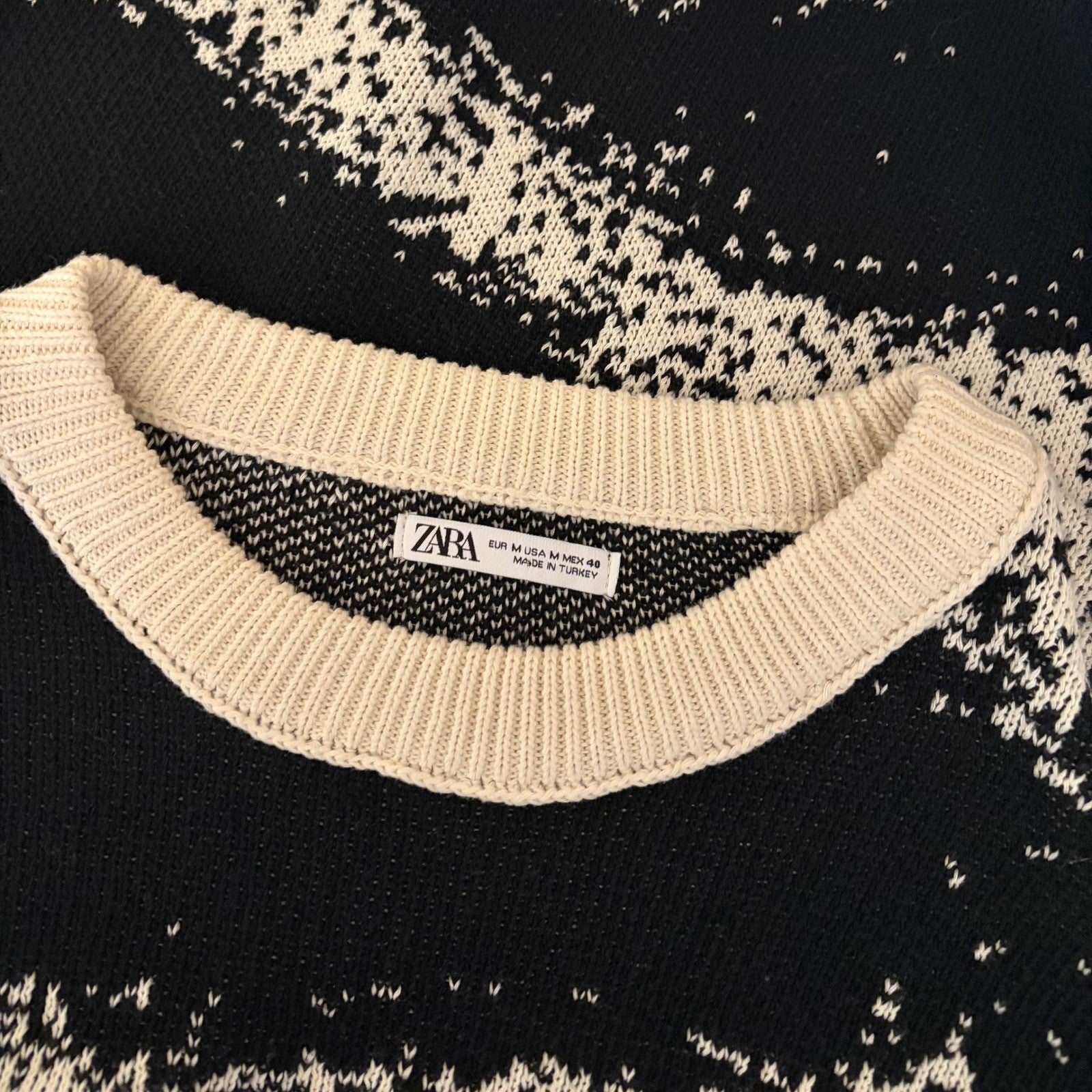 ZARA Pixelated Jacquard Sweater Crewneck Crew Pullover Knit Black Street Medium