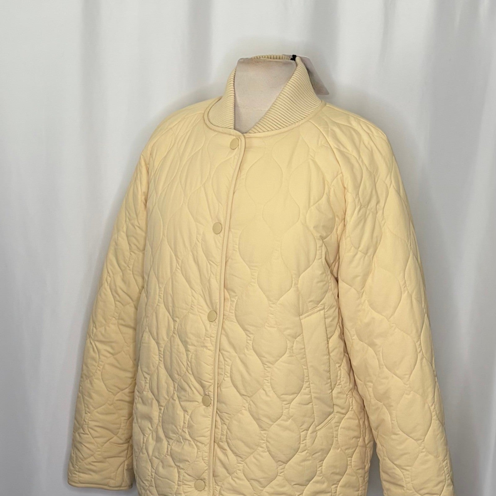 NWT!! VARLEY Luca Quilted Jacket Solid Reed Yellow Bomber Snaps Solid X-Large