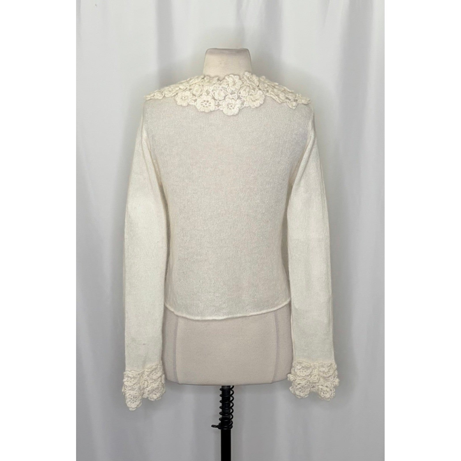 ZARA Alpaca Wool Ecru Crochet Flower Appliqué Sweater Blogger Favorite Small